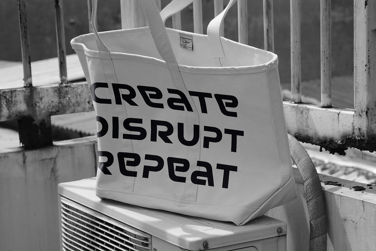 CS Pluto – Futuristic Font, a Sans Serif Font by Craft Supply Co. (Photo 7 of 8)