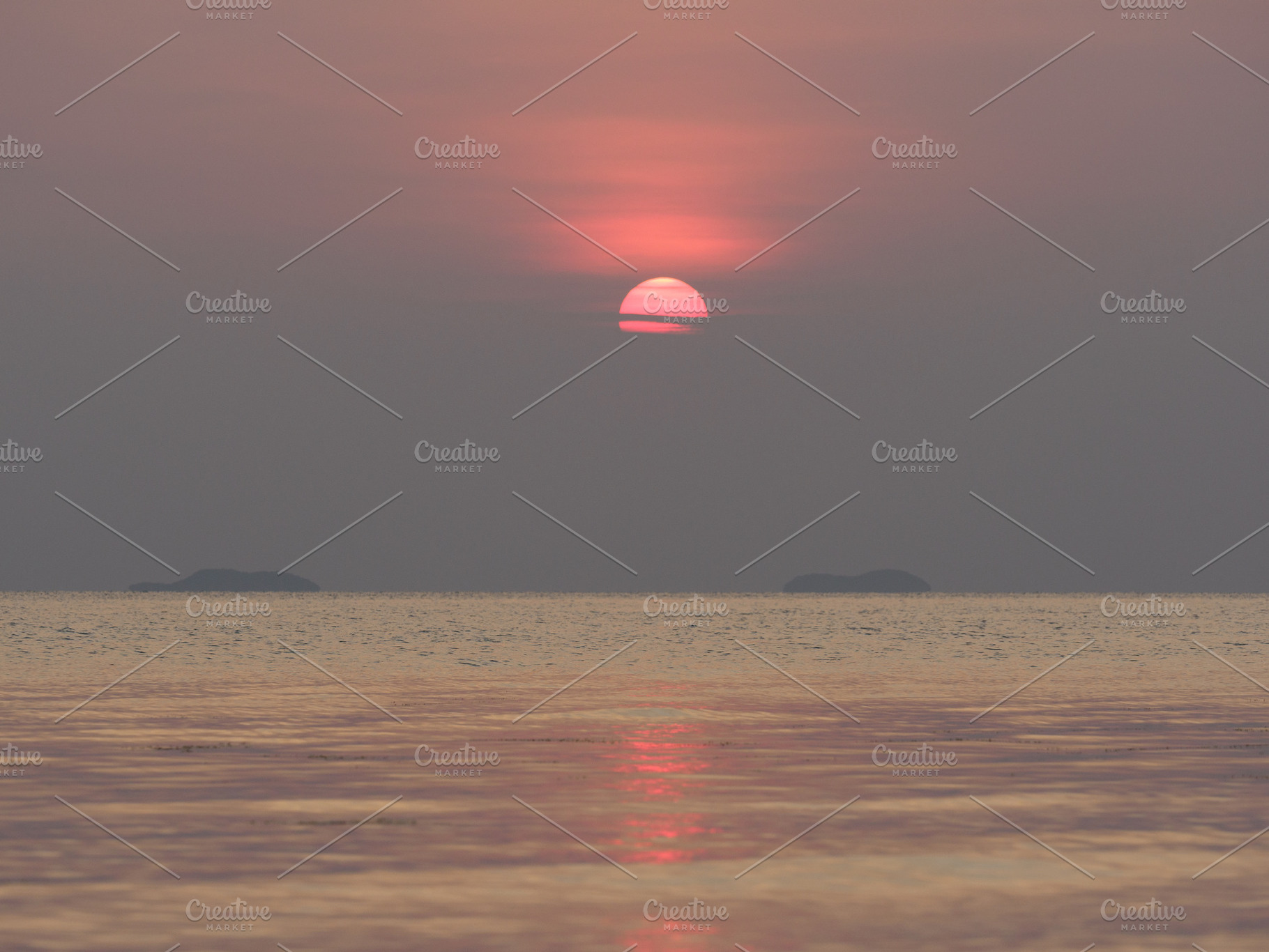 Sunset sky. Nature beautiful light s, a Photo by Svetlana Barchan