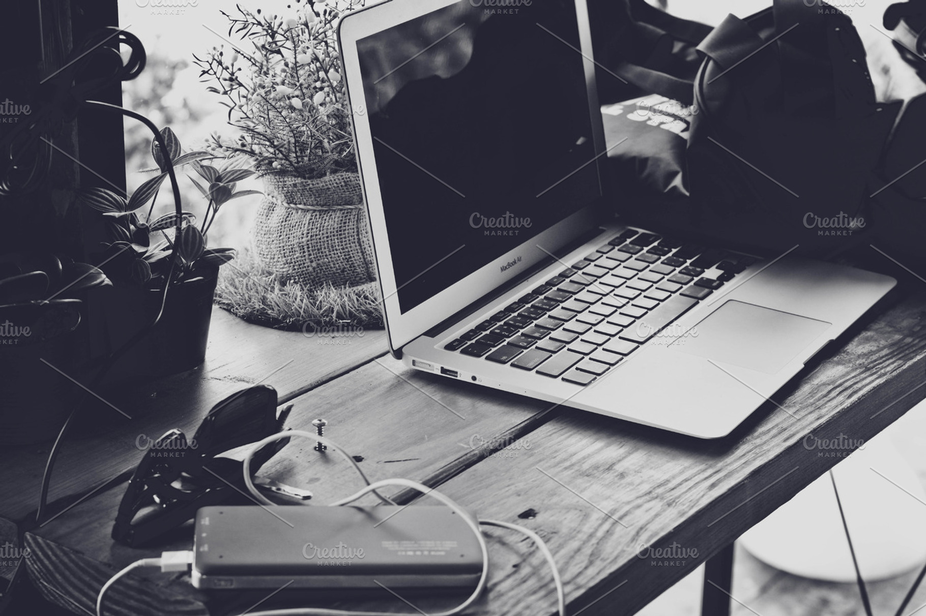 Coffee Shop Workspace, a Technology Photo by HipFonts