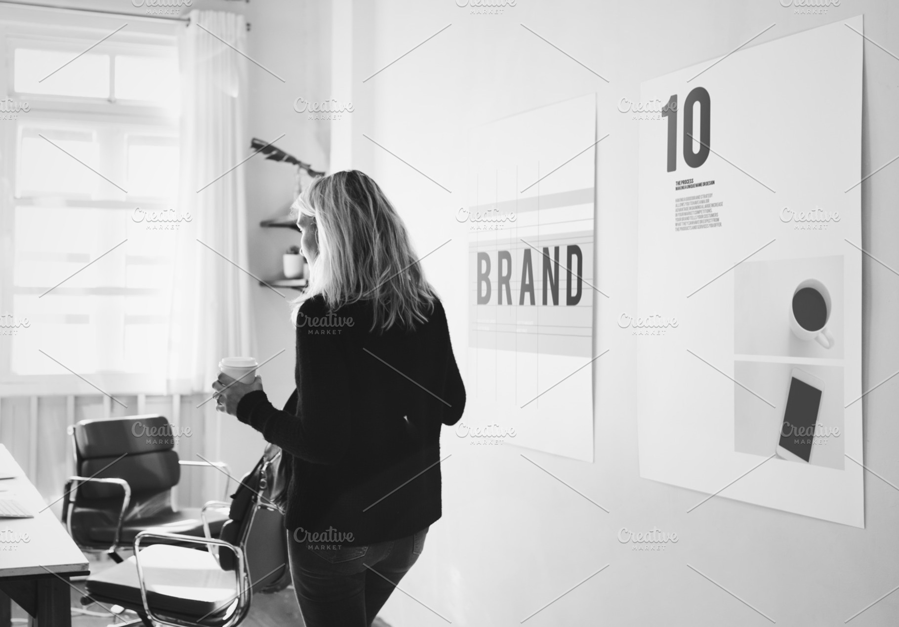 Businesswoman plan work in office, a Photo by rawpixel
