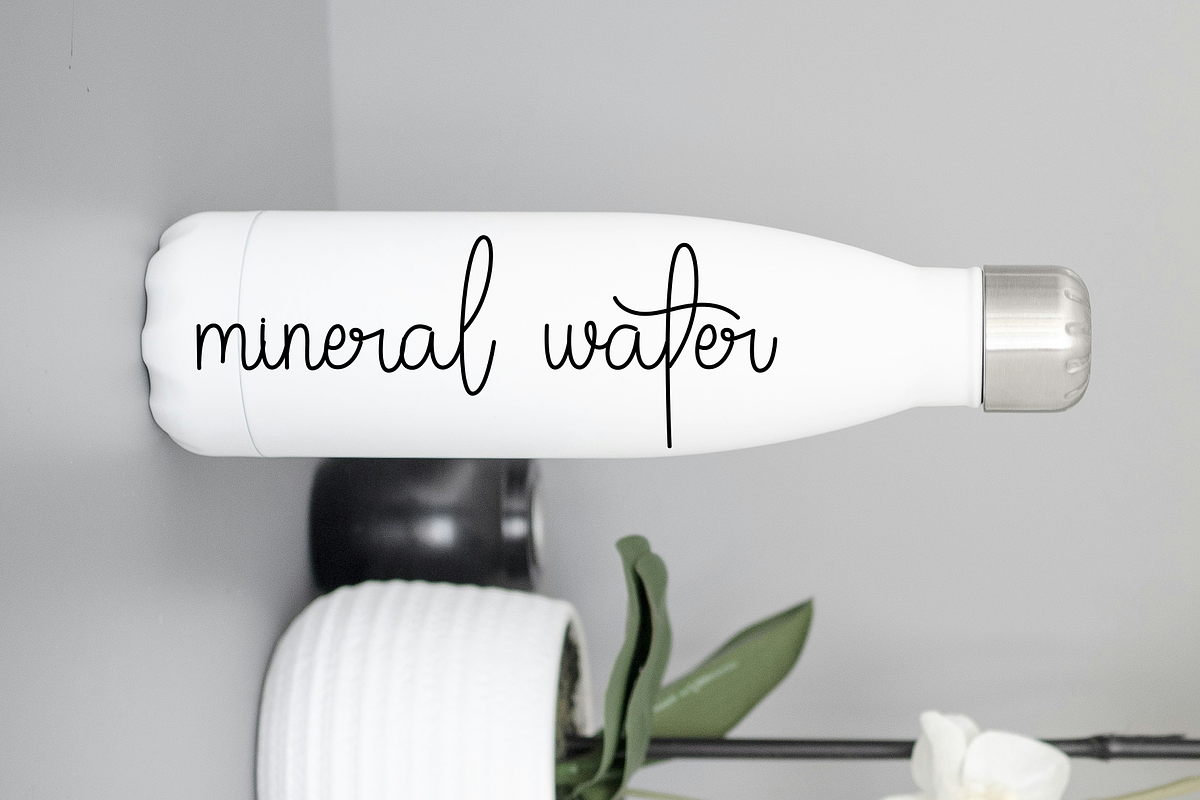 Farmhouse, a Handwritten Font by InermediaSTUDIO (Photo 7 of 8)