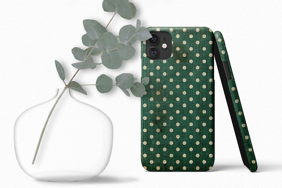 Grungy Christmas Polka Dots, a Decorative Illustration by rileyBgraphics (Photo 6 of 7)