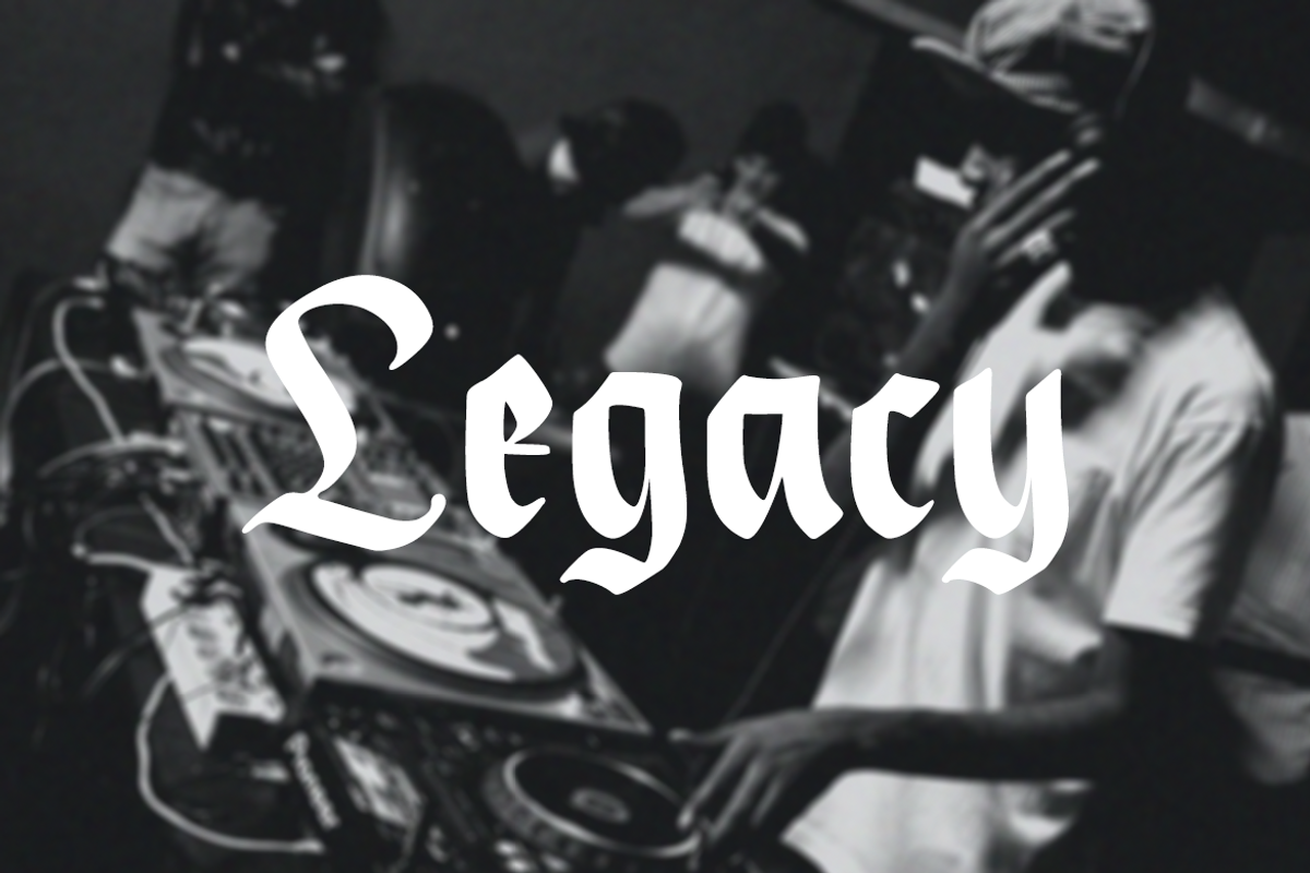 Romanist || Blackletter Typeface, a Blackletter Font by Rochart (Photo 8 of 10)