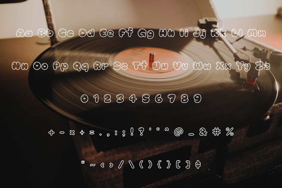 Bubble Display Font - Peachy Soda, a Handwritten Font by ZoloDesignHub (Photo 4 of 7)