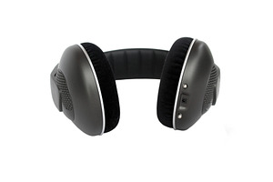 Hi-fi wireless headphones isolated, a Photo by saiko3p