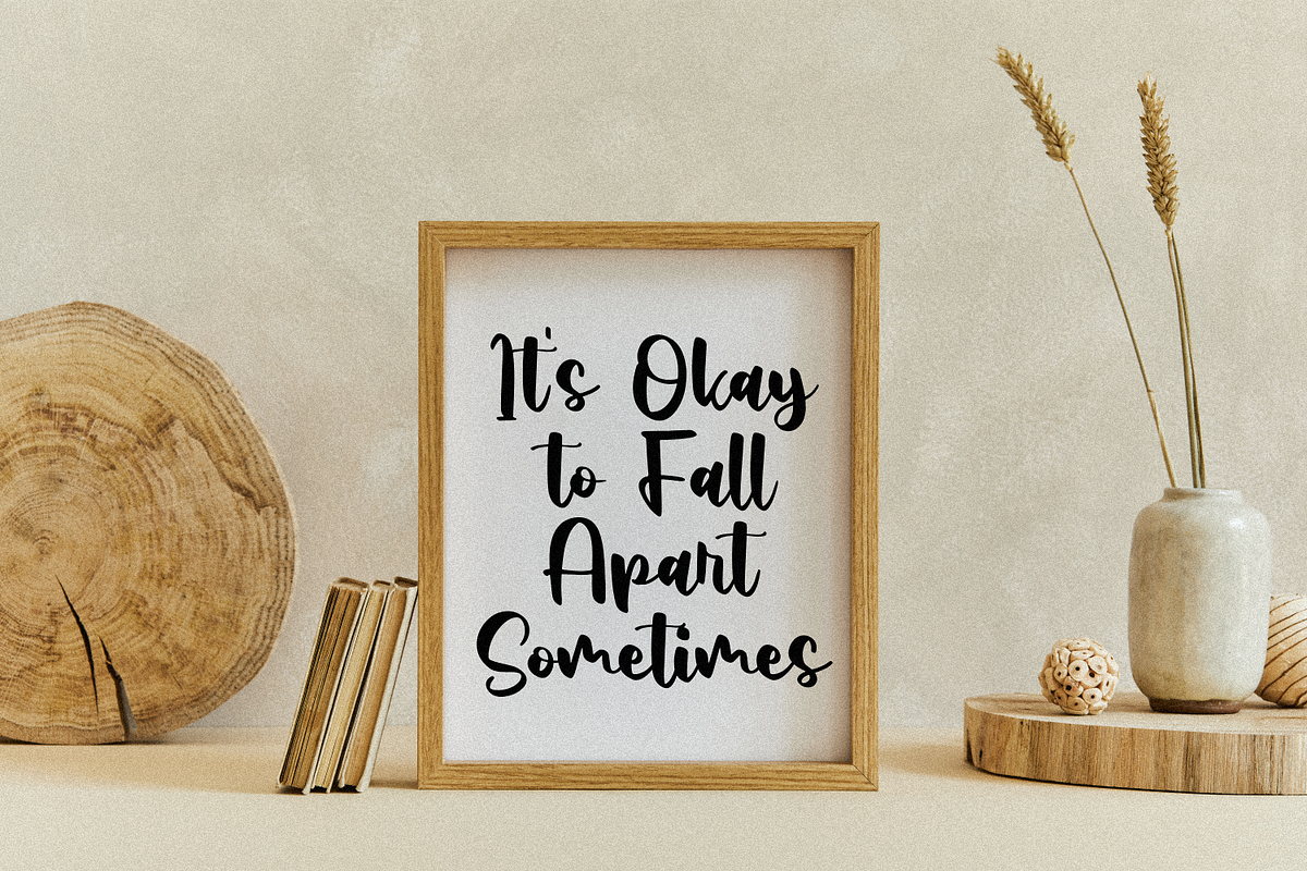 Eastlove, a Script Font by Forberas Club (Photo 6 of 7)
