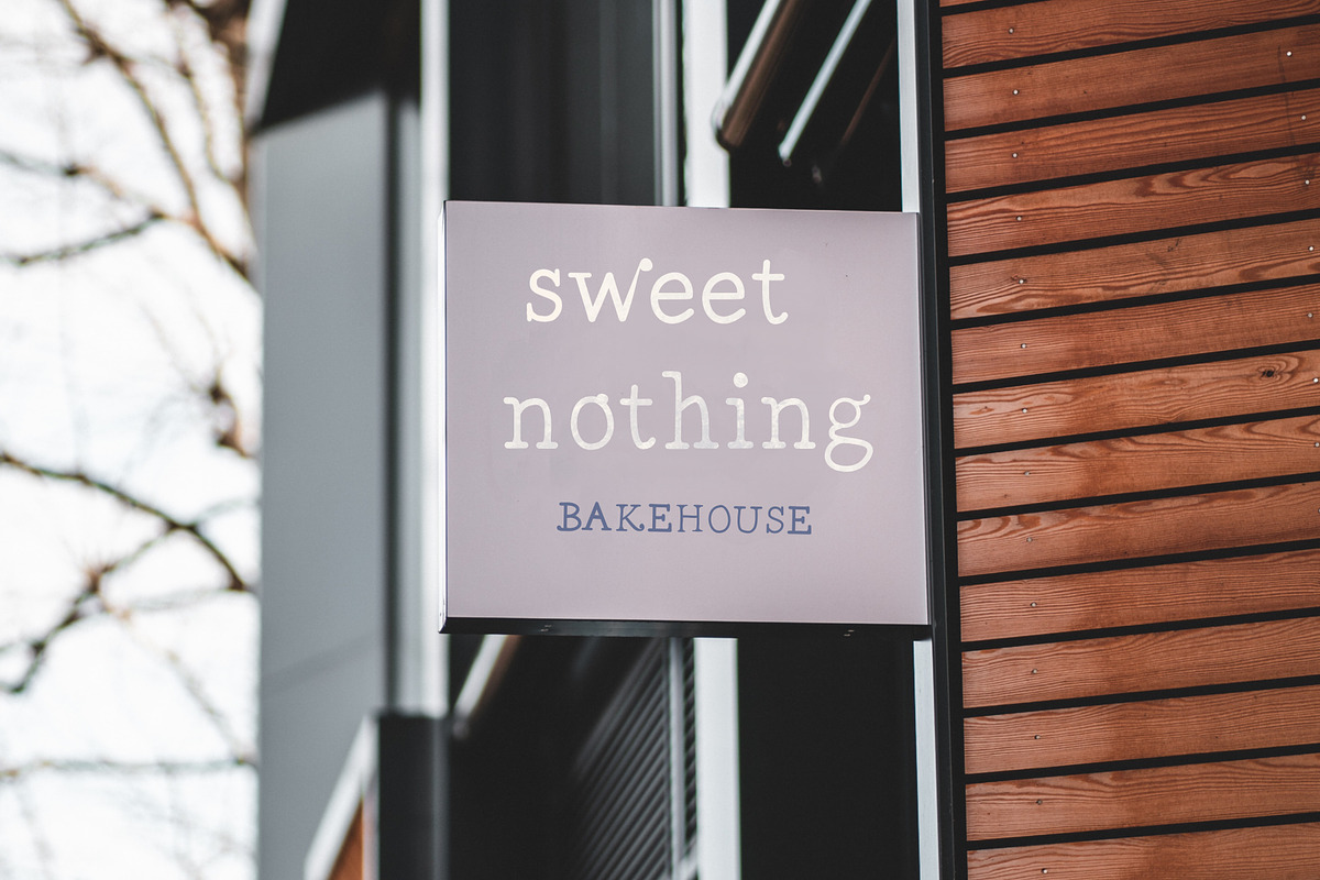 Retro Rosie Font, a Serif Font by Brunch Club Design (Photo 4 of 12)