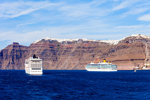 Cruise ship, Santorini island, a Photo by saiko3p