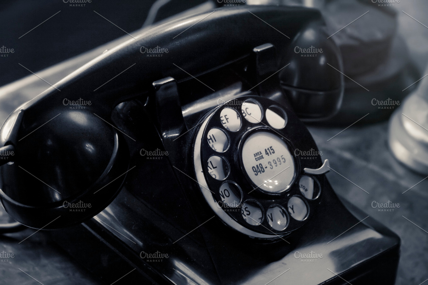Antique Phone (Photo), an Arts & Entertainment Photo by Tien Frogget