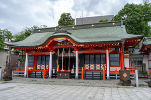Fukashi-jinja Shrine in Matsumoto with vivid colors and details, an Architecture Photo by GoodGoods