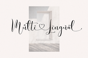 Olivia James - Chic Font