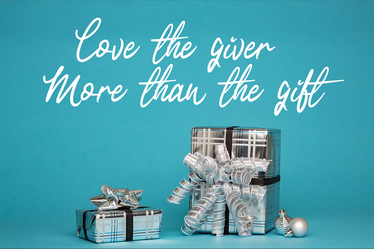 Twicy, a Handwritten Font by Adl Studio (Photo 4 of 6)