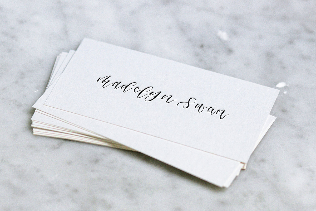 Columbidae Elegant Calligraphy Font preview 6