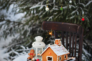 Gingerbread house on the snow