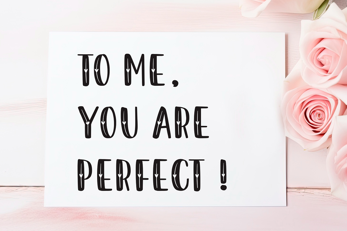 Happy Valentine, a Handwritten Font by Mozatype (Photo 3 of 7)