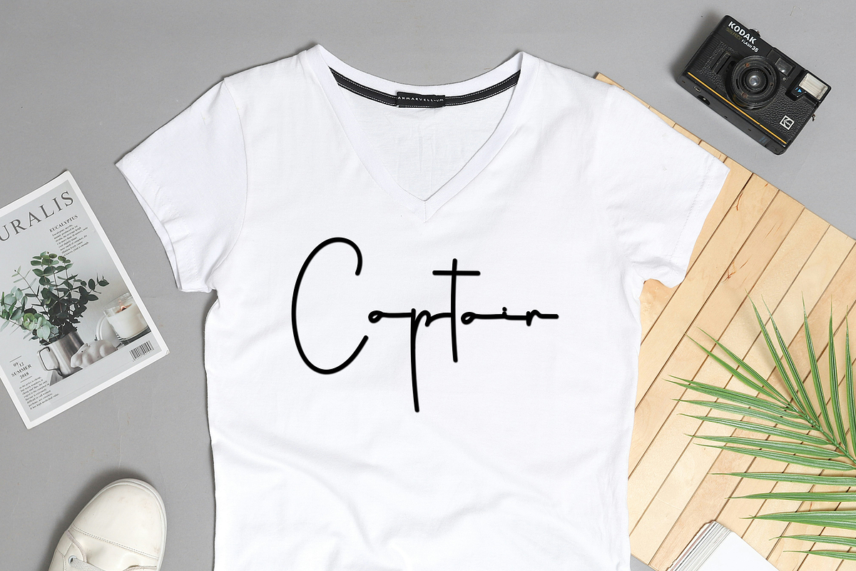 Teacher Signature, a Handwritten Font by InermediaSTUDIO (Photo 4 of 8)