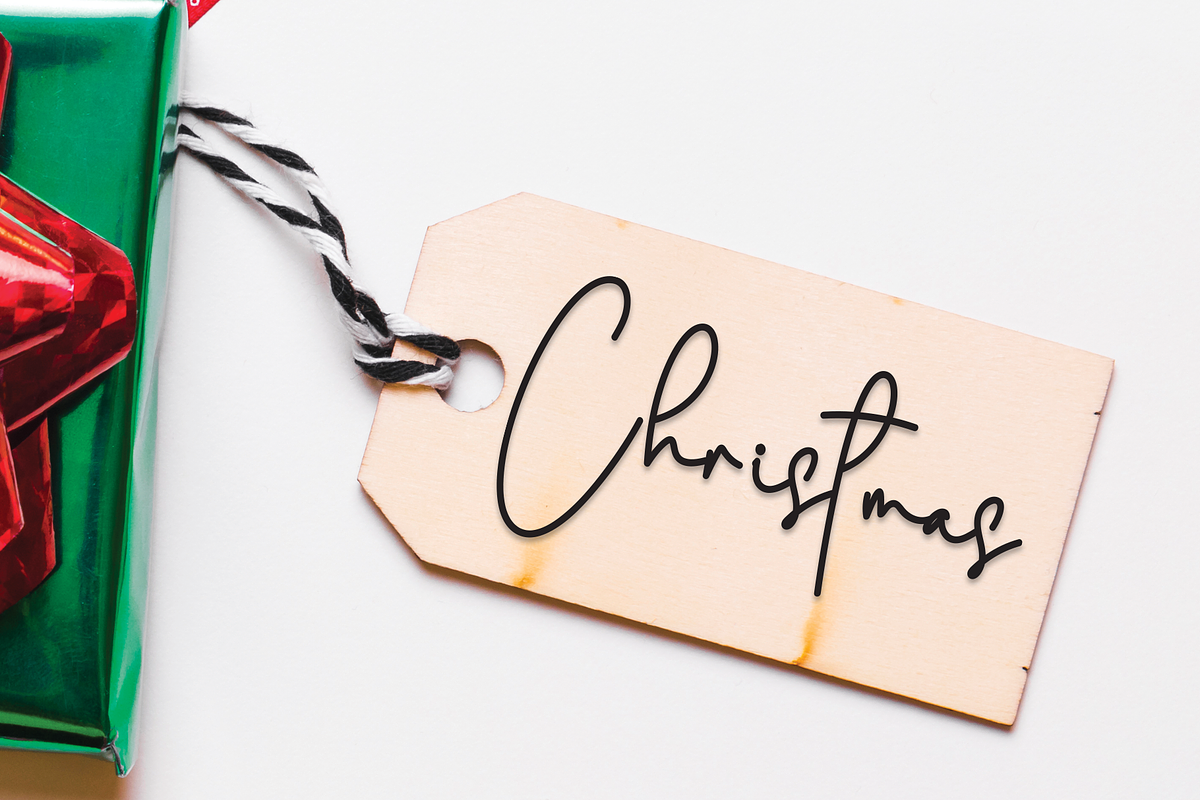 Daniel Signature | Script Font, a Handwritten Font by Scratchones (Photo 5 of 8)