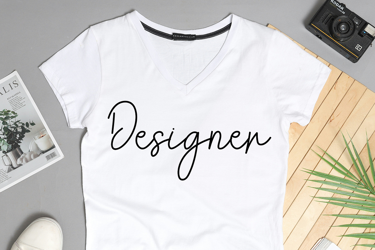 Signature, a Handwritten Font by FreshTypeINK (Photo 2 of 8)