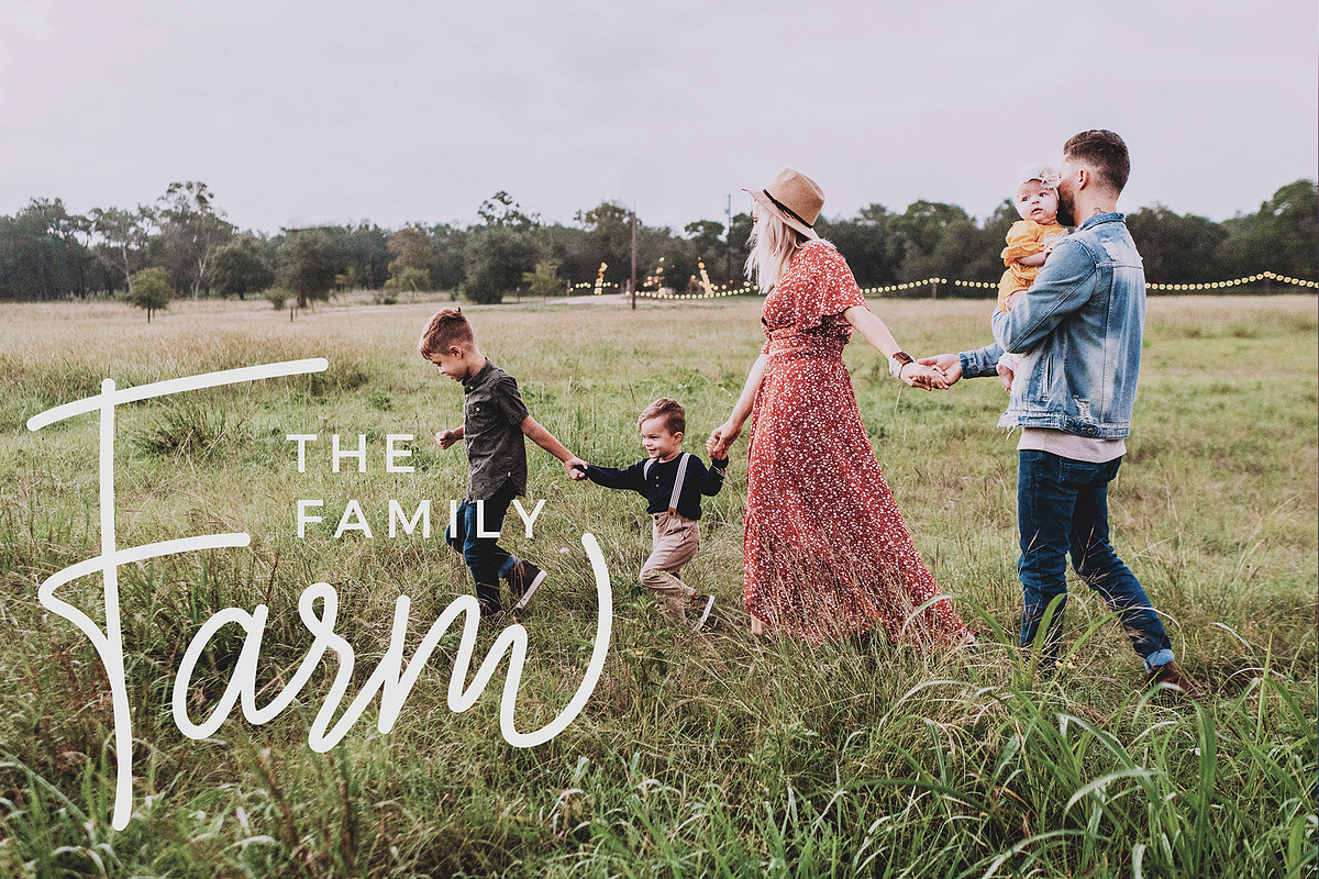 Sarantta | Handwritten Script Font, a Script Font by redmoodstudio (Photo 11 of 16)