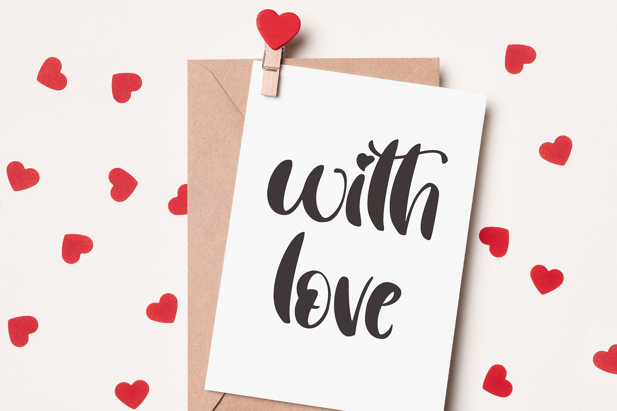 Valentmine | Display Font, a Handwritten Font by esamaradany (Photo 4 of 6)