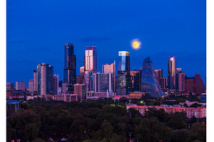 Harvest moon in the Austin skyline