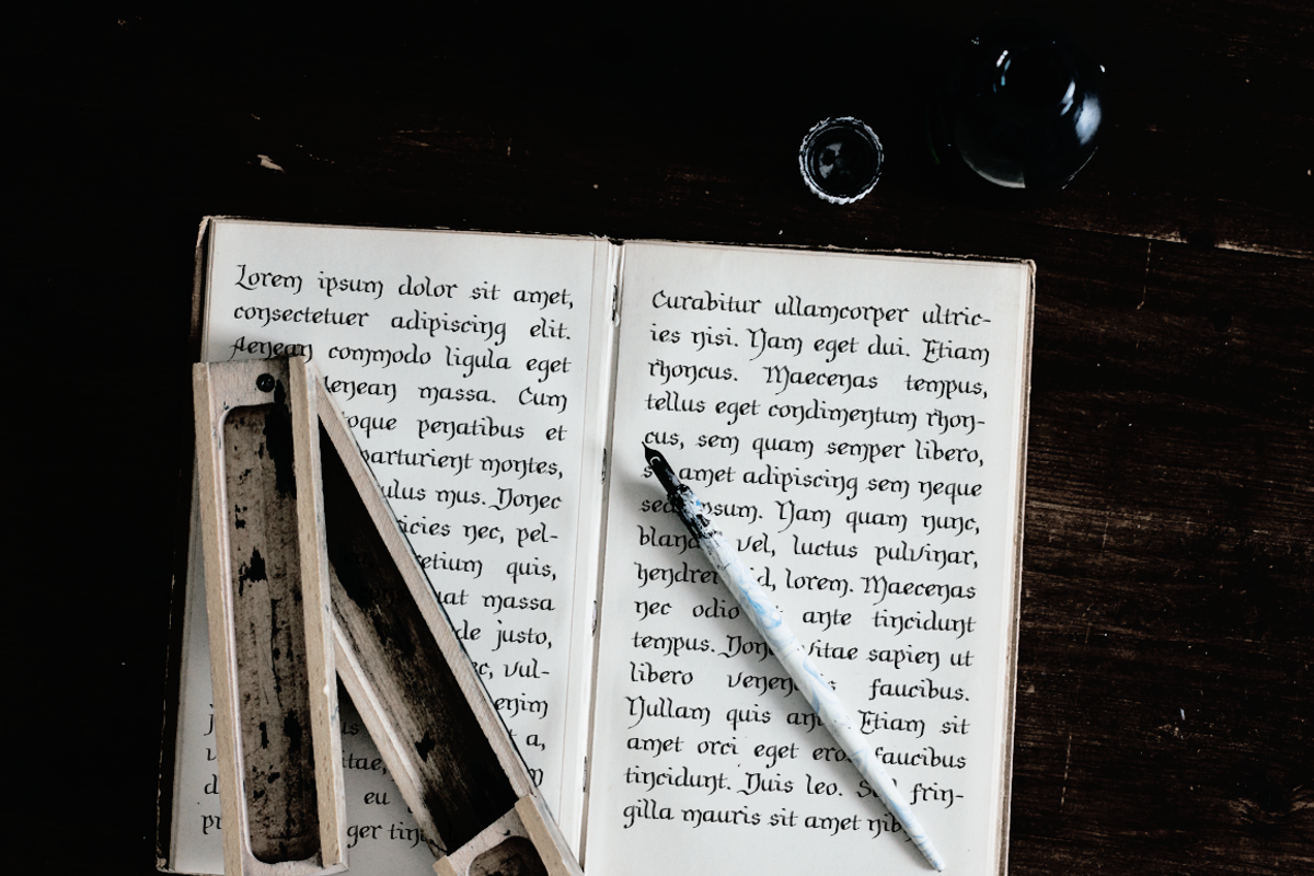 Soft Notes SVG blackletter font preview 2