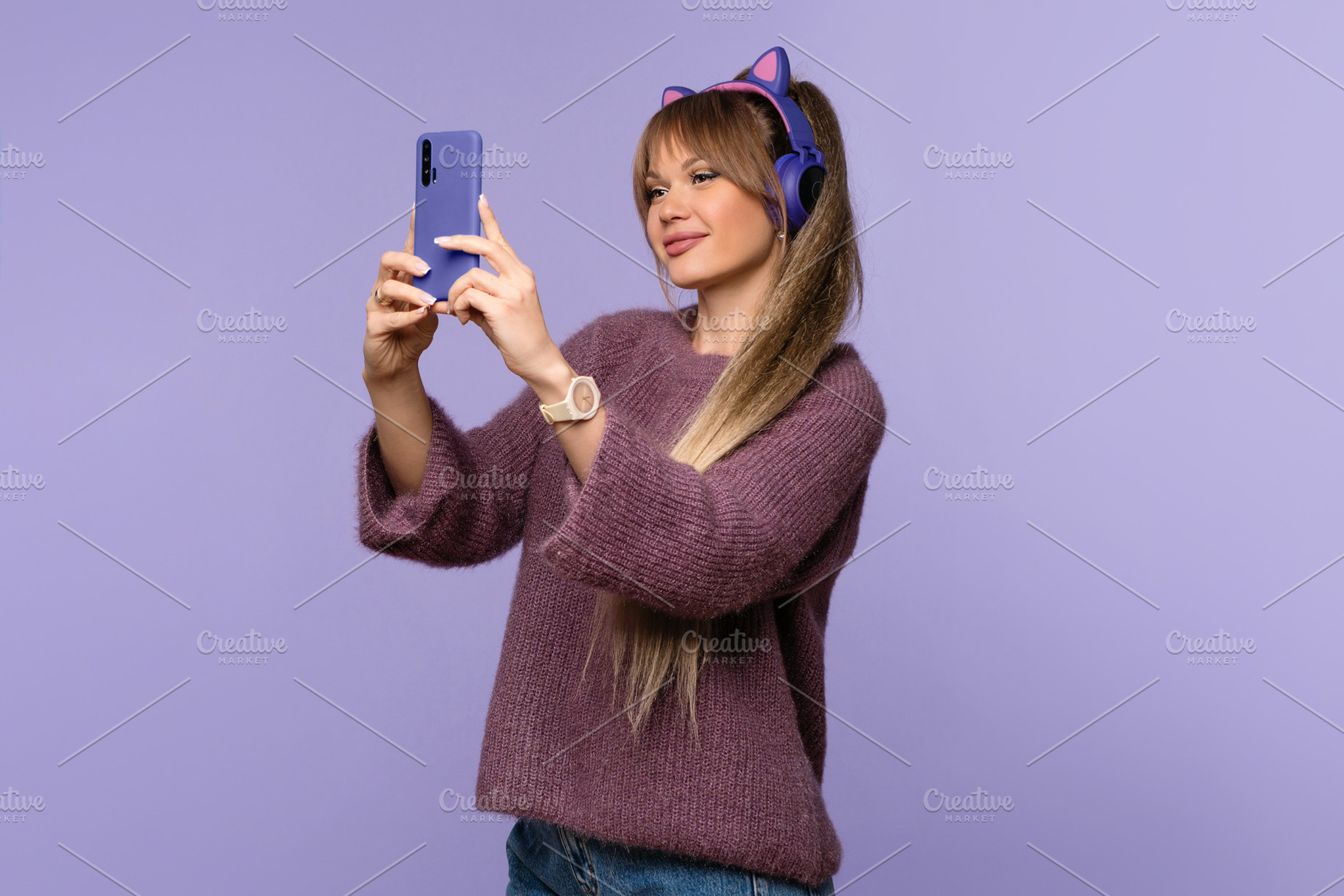 Woman using cell phone, a Technology Photo by Elena Vagengeim