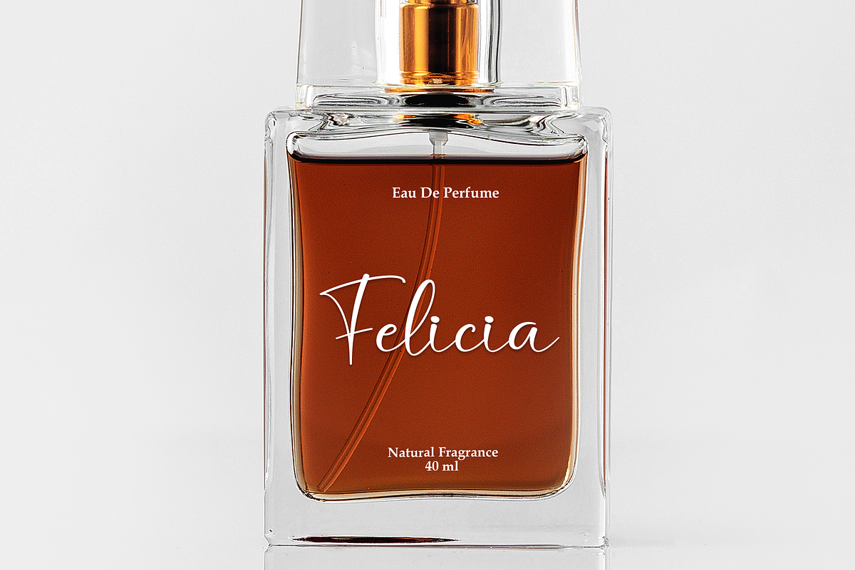 Delicius | Script Font, a Handwritten Font by Scratchones (Photo 5 of 8)