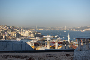 Istanbul Cityscape: Bosphorus Bridge