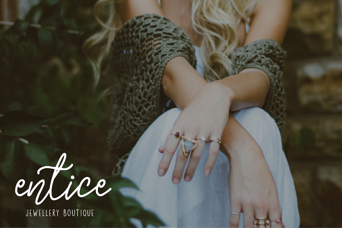 Hey Alice Font Duo preview 2
