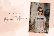 Santiago Pro - Signature / Free Logo, a Script Font by Dierstudio (Thumbnail 6 of 18)
