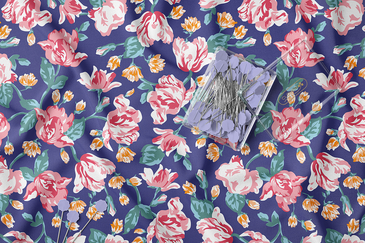 Vintage Rose Floral Pattern, a Pattern Graphic by StudioGlouna (Photo 4 of 10)