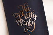 Kinsky - Calligraphy Font with Heart, a Script Font by Airotype (Thumbnail 7 of 12)