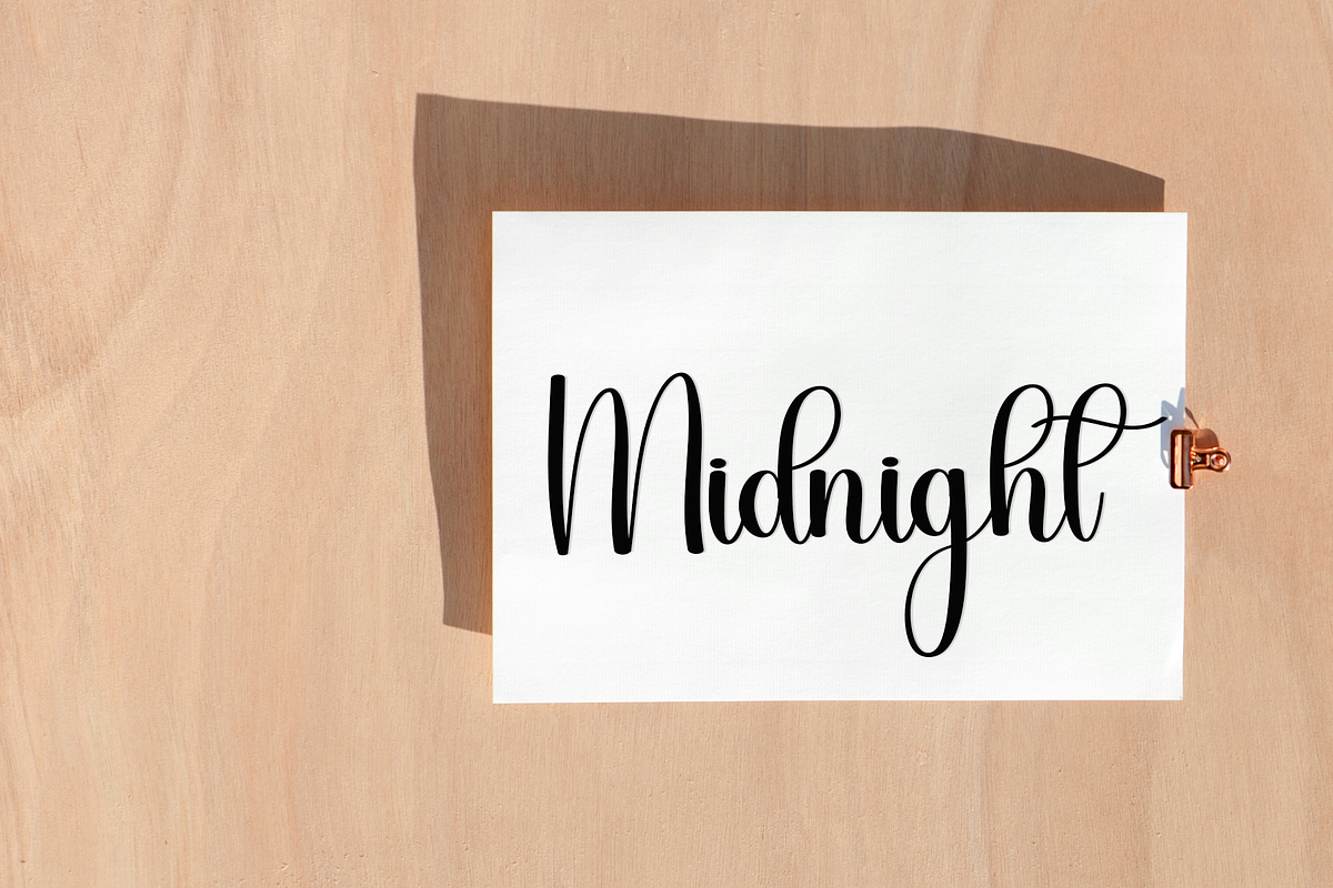 Wonderful Snowing, a Handwritten Font by FreshTypeINK (Photo 4 of 8)
