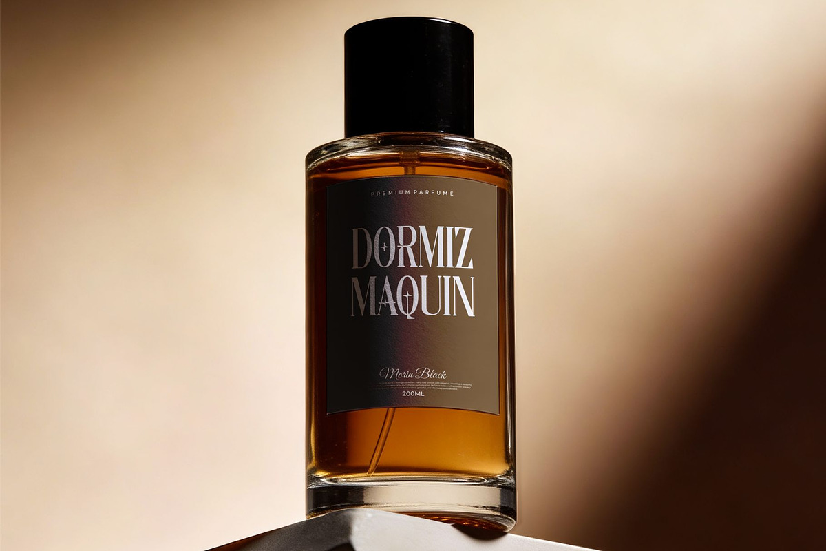 Dezonne || Modern Elegant Serif Font, a Serif Font by Ermedia Studio (Photo 4 of 10)