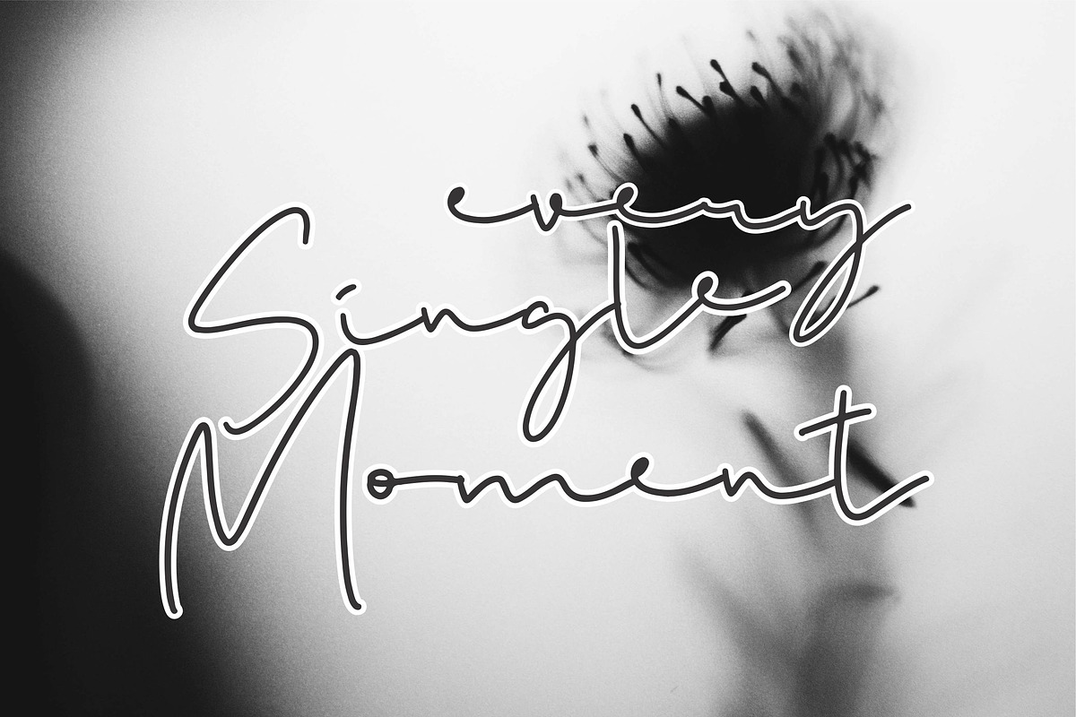 Rellond Signature Font, a Script Font by Lythcreative (Photo 5 of 8)