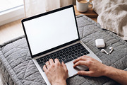 Elvora - Macbook Device Mockup, a Mac Mockup by Heinzel Std Mockup (Thumbnail 3 of 5)