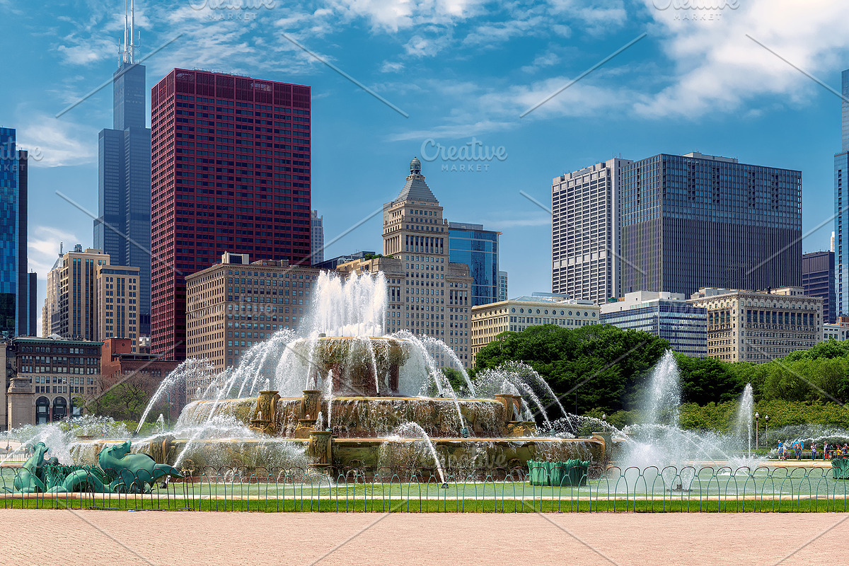 Buckingham fountain, Chicago, IL, an Architecture Photo by Lucky Photographer (Photo 1 of 3)