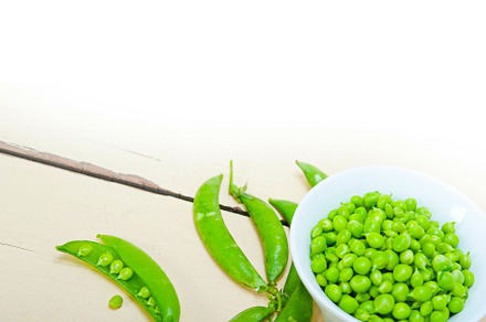 hearthy fresh green peas, a Photo by keko64