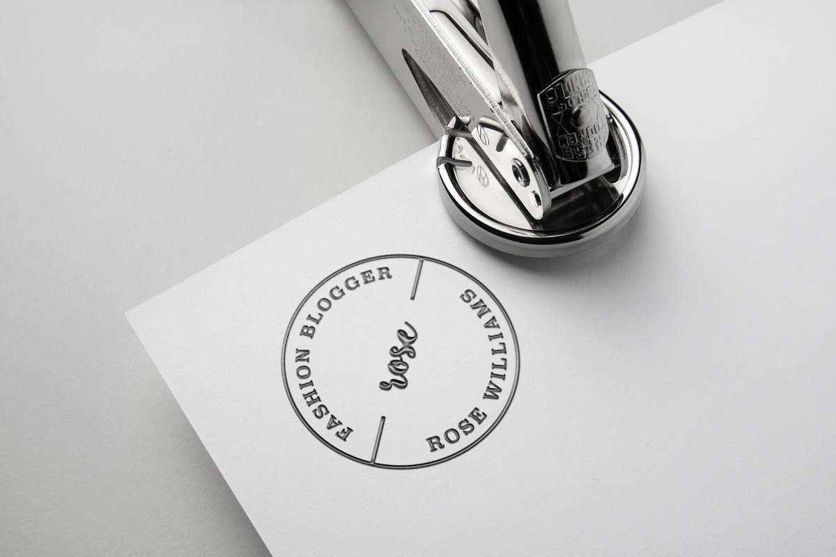 Feminine Logo Templates MINIMAL, a Branding & Logo Template by GraphicDash (Photo 2 of 8)