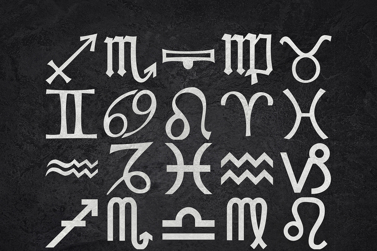 Procreate astrology brushes - stamps, a Brush Add-On by Endete & Mazak brushes (Photo 9 of 10)