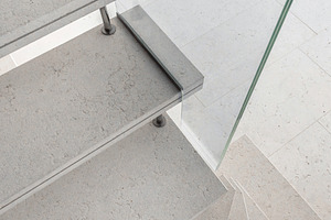 Grey microcement stairs, an Architecture Photo by KYNA STUDIO