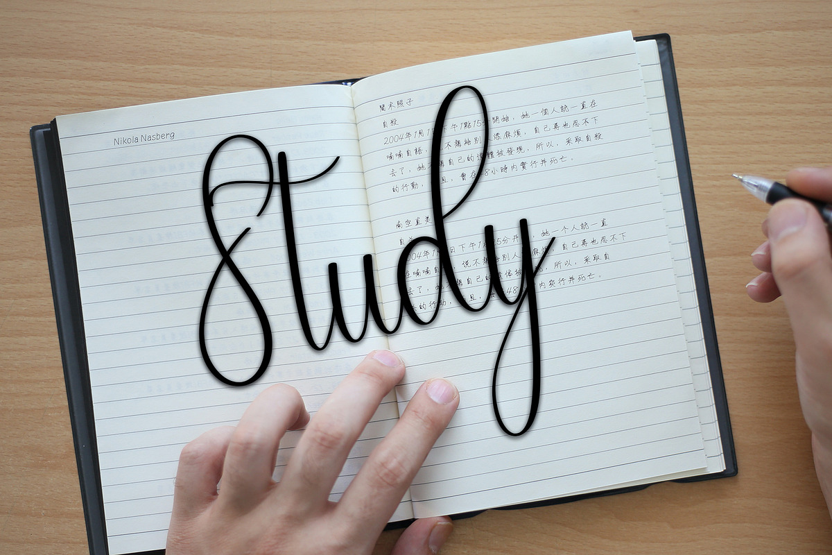 Simple Handmade, a Handwritten Font by InermediaSTUDIO (Photo 3 of 5)