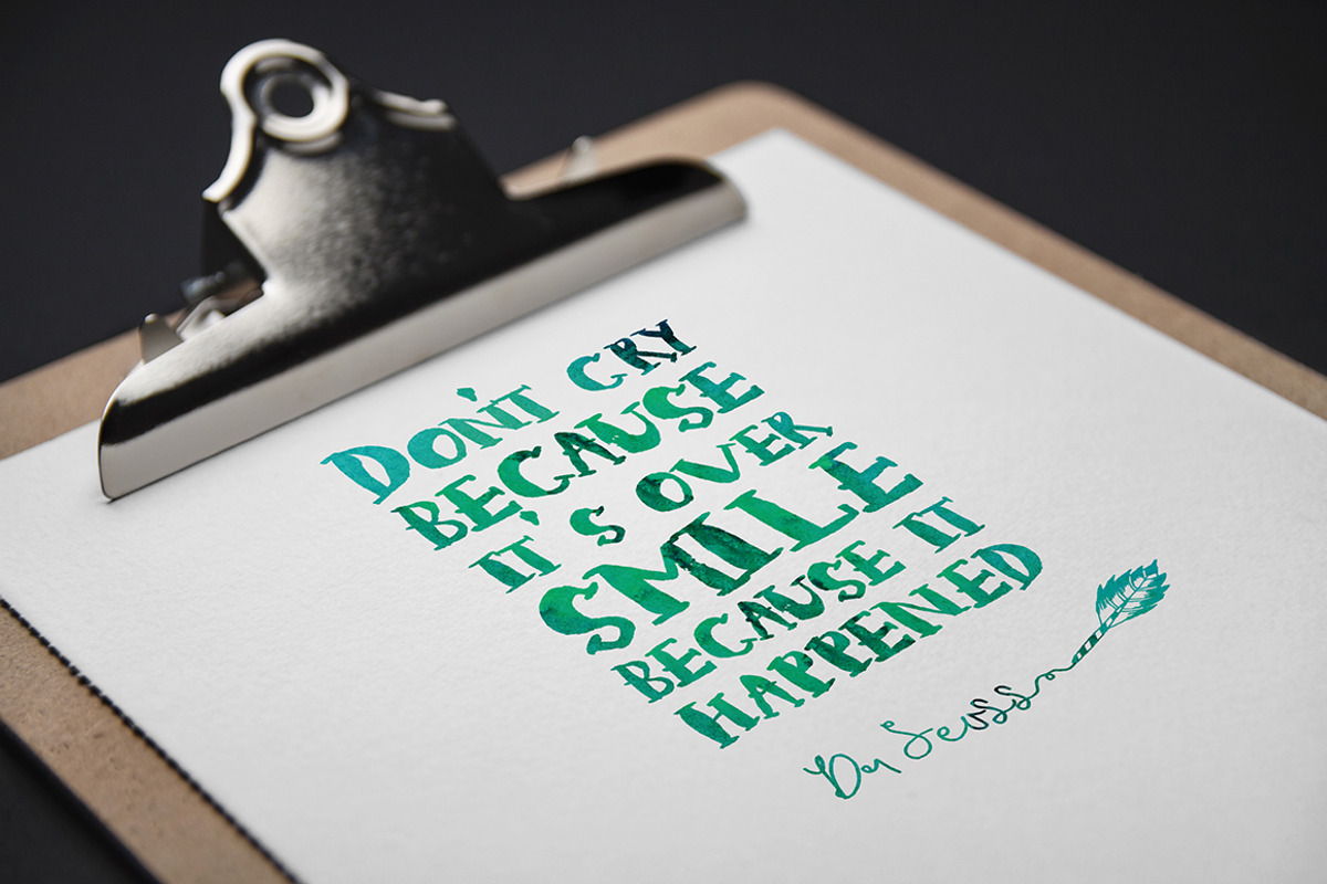 Juicy Brush Typeface preview 2