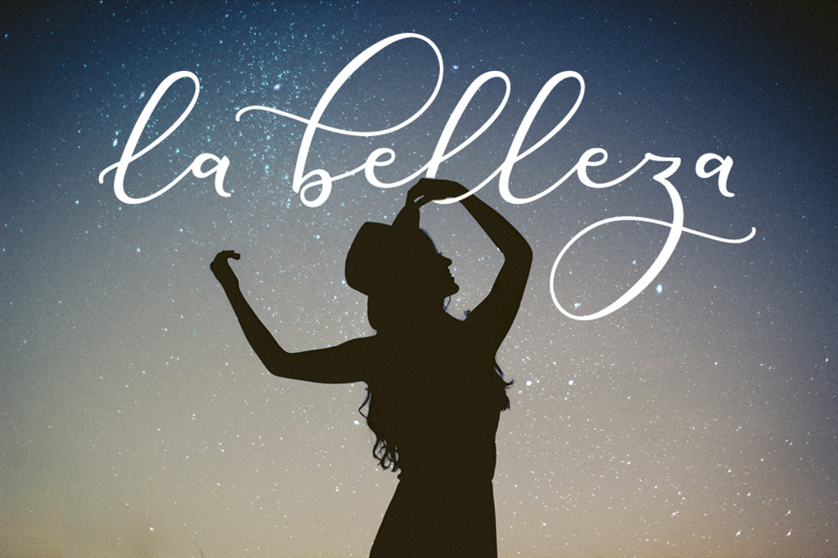 Darling letters font preview 2