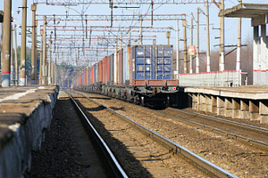 Departure train with containers