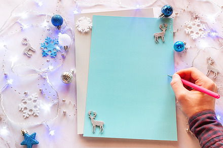 glowing garland, shopping wish list, a Person Photo by itakdalee