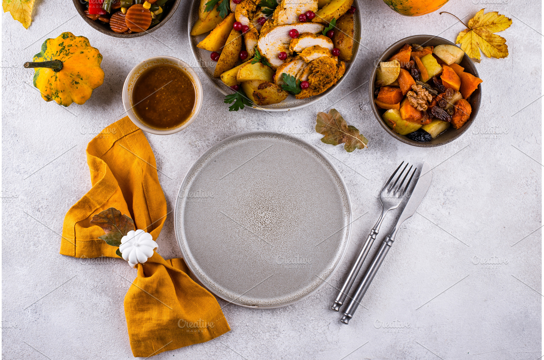 Traditional Thanksgiving day dinner, a Food & Drink Photo by Yulia Furman