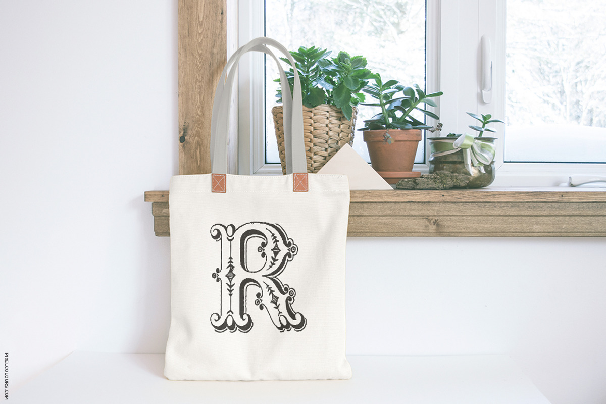 Antique Ornaments Alphabet Font preview 4