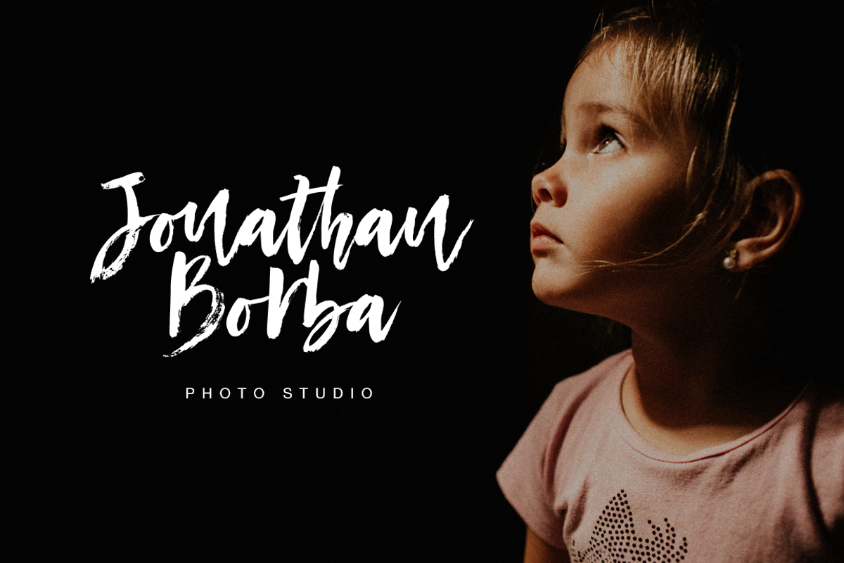 Conundrum, a Font by Letteratom (Photo 8 of 9)